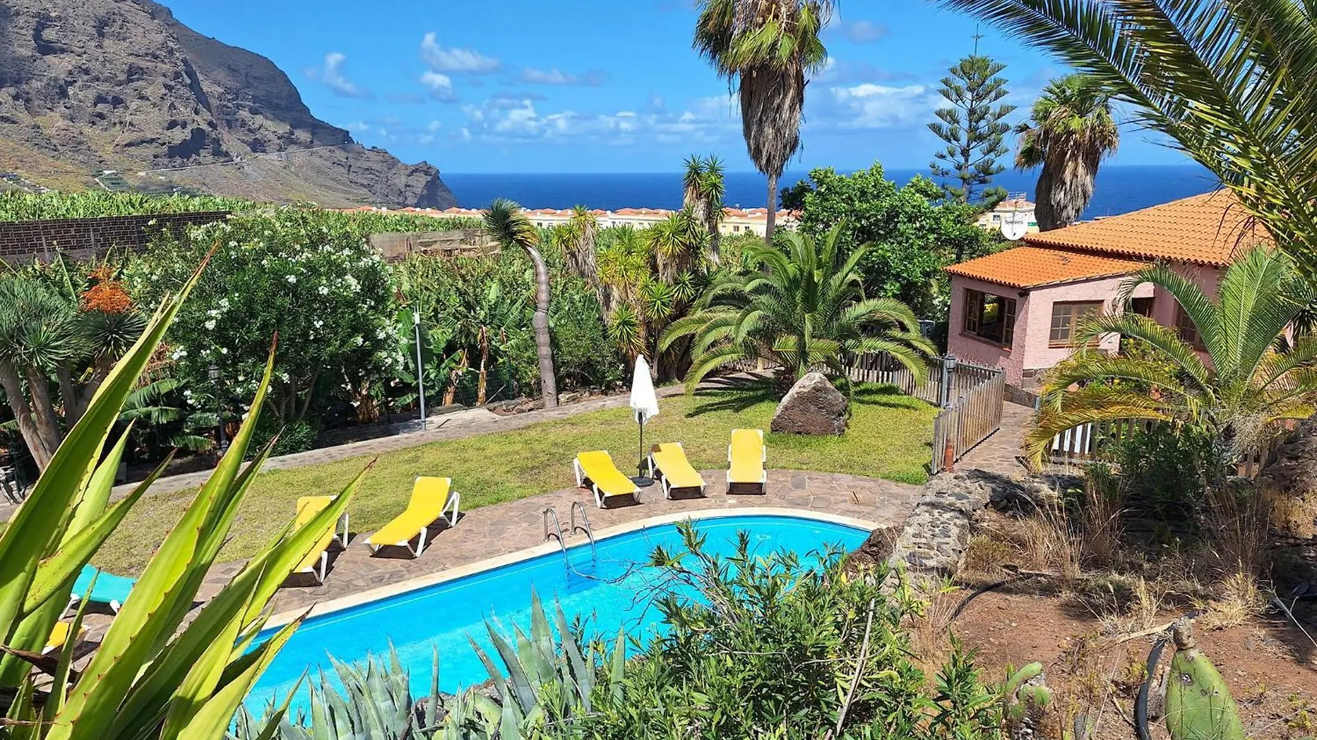 Awesome Home In Buenavista Del Norte Casa de Férias